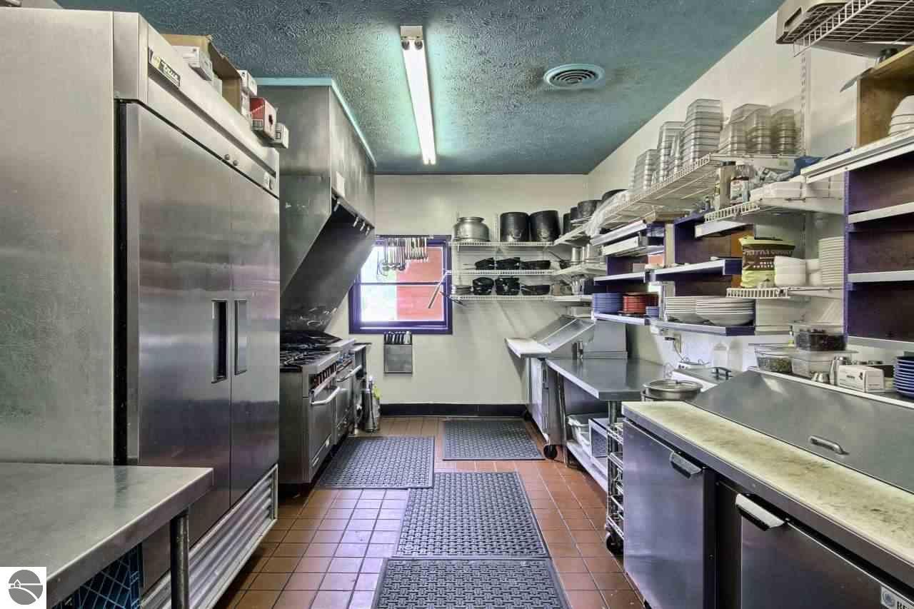 320 Main St, Frankfort, MI 49635
